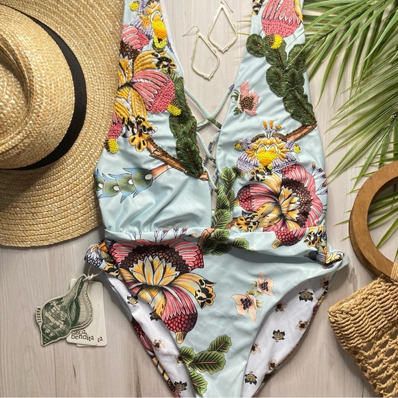 Agua Bendita 🌸 Floral Deep V-Neck Cheeky One Piece - Picture 2 of 16